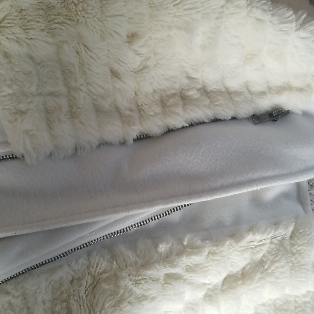Sleeveless jacket - Picture 8 of 9